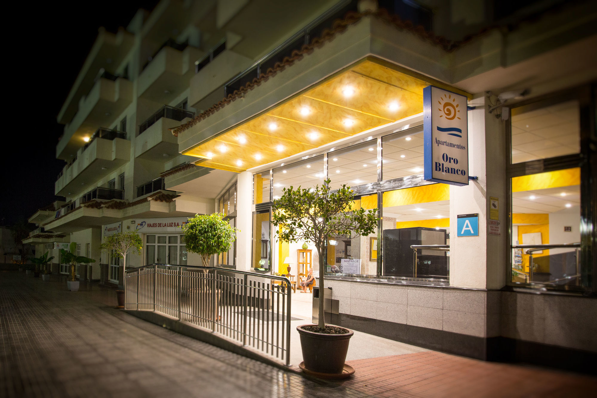 Apartamentos Oro Blanco 플라야데라스아메리카스 외부 사진